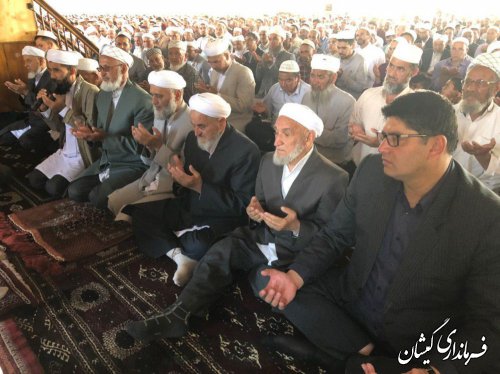 حضور فرماندار گمیشان در نماز عید سعید فطر مرکز شهرستان