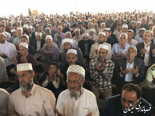 حضور فرماندار گمیشان در نماز عید سعید فطر مرکز شهرستان