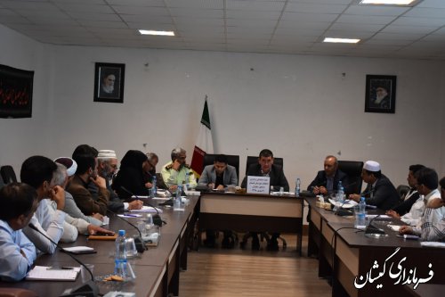موضوعات مرتبط باروستا در نشست دهیاران بافرماندار موردبحث وبررسی قرارگرفت