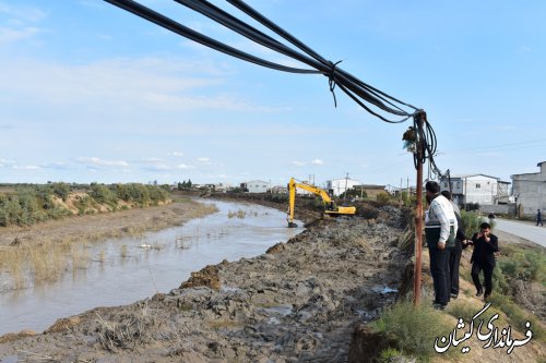 آغاز فاز اول لایروبی روستای خواجه نفس بخش مرکزی به طول 7 کیلومتر