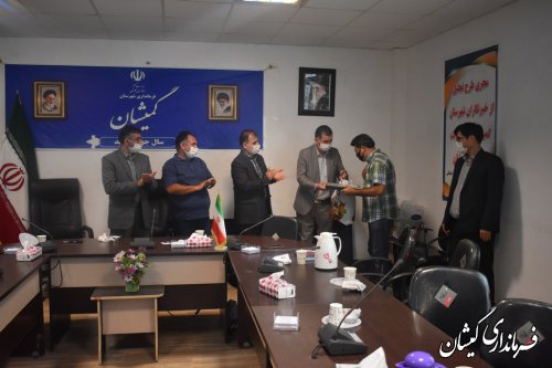 خبرنگار، صدای رسای افکار عمومی است