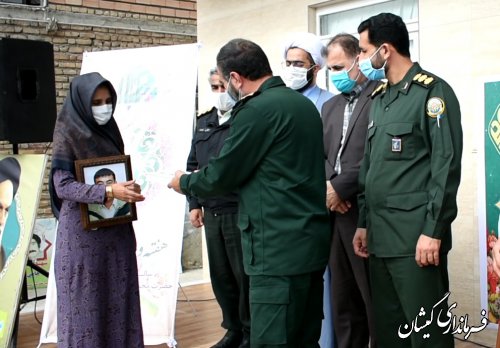  هرکس به وحدت اقوام و مذاهب آسیب بزند خائن است