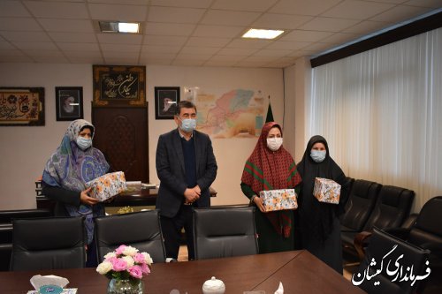 نشست فرماندار گمیشان با بانوان شاغل  فرمانداری و بخشداری برگزار شد