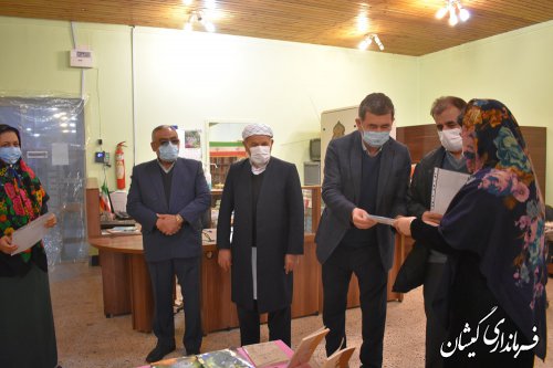تجلیل فرماندار گمیشان از برگزیدگان جشنواره کتابخوانی رضوی شهرستان