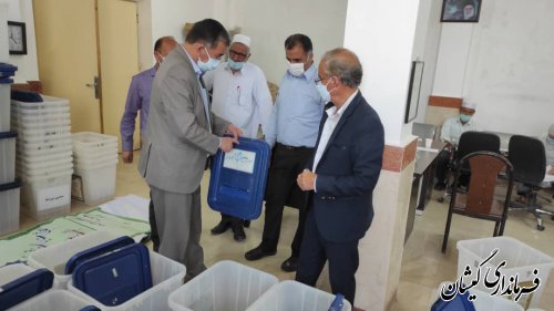 صندوق اخذ رای انتخابات شهرستان گمیشان آماده سازی شد