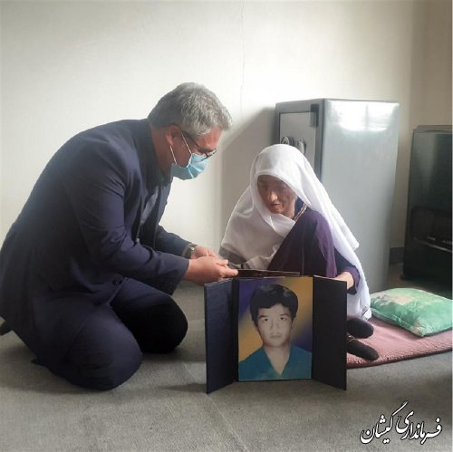 خدمت بی منت و تلاش شبانه روزی مهمترین خواسته شهدا از مسئولین است