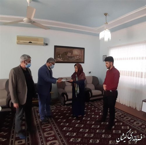دیدار سرپرست فرمانداری گمیشان با خانواده شهید خدمت سیل تاجقلی جهانی 