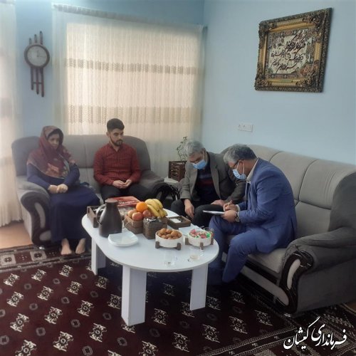 دیدار سرپرست فرمانداری گمیشان با خانواده شهید خدمت سیل تاجقلی جهانی 