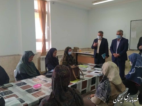 بازدید " سقلی" سرپرست فرمانداری و "ایری " سرپرست اداره آموزش و پرورش شهرستان گمیشان از نحوه بازگشایی و حضوری شدن مدارس شهرستان