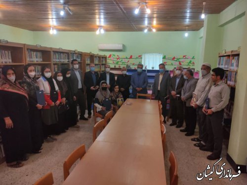 تقدیر فرماندار شهرستان گمیشان از برگزیدگان یازدهمین دوره جشنواره کتابخوانی رضوی