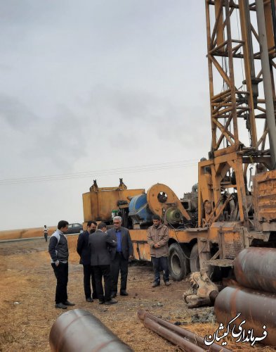 بازدید فرماندار شهرستان گمیشان از چاه های در حال حفرتامین آب شه شهرستان
