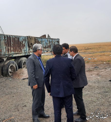 بازدید فرماندار شهرستان گمیشان از چاه های در حال حفرتامین آب شه شهرستان
