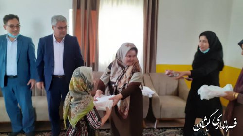 دیدار سرپرست فرمانداری گمیشان با دختران موسسه خیریه حضرت زینب کبری (س) سیمین شهر