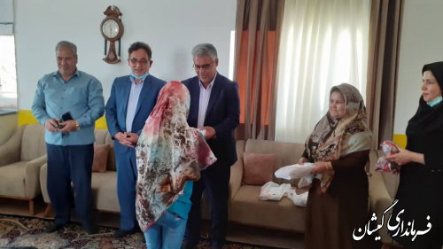 دیدار سرپرست فرمانداری گمیشان با دختران موسسه خیریه حضرت زینب کبری (س) سیمین شهر