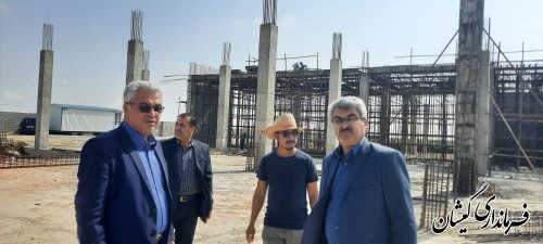 بازدید سقلی فرماندار گمیشان از بیمارستان در حال ساخت شهرستان گمیشان
