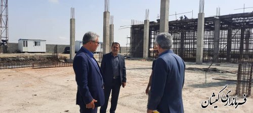 بازدید سقلی فرماندار گمیشان از بیمارستان در حال ساخت شهرستان گمیشان