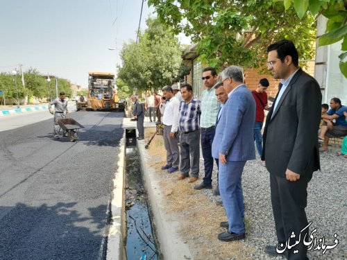 بازدید فرماندار گمیشان از عملیات پخش آسفالت سیمین شهر