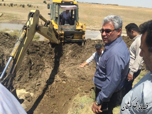 بازدید فرماندار گمیشان از عملیات مرمت شبکه آبرسانی به شهرستان 
