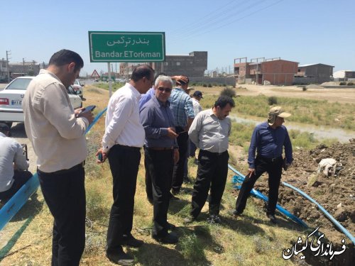 بازدید فرماندار گمیشان از عملیات مرمت شبکه آبرسانی به شهرستان 