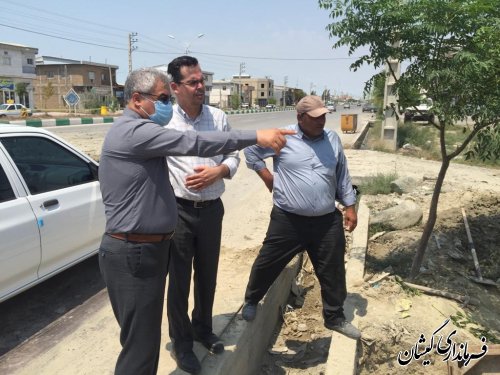 بازدید فرماندار از حفاری توسعه شبکه گاز