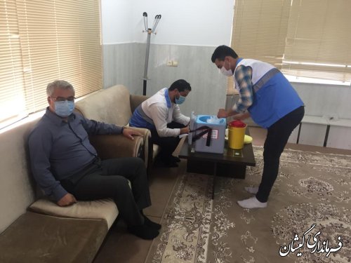 تزریق دز چهارم واکسن کووید فرماندار گمیشان و پرسنل فرمانداری