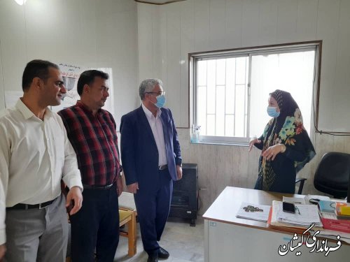 بازدید فرماندار گمیشان از روند واکسیناسیون در روستای مرادبردی 