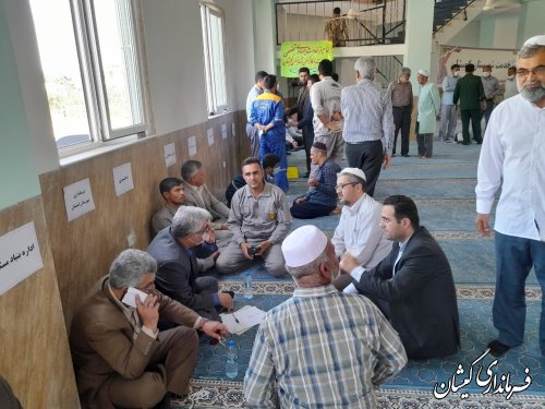 برگزاری میز خدمت در نماز جمعه سیمین شهر 