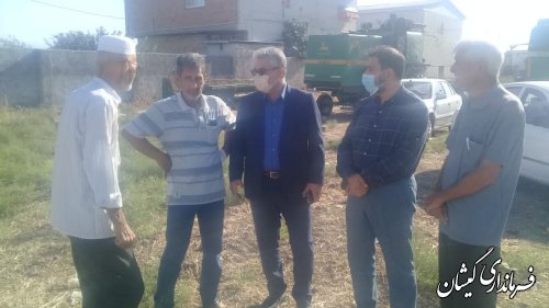 پیگیری فرماندار گمیشان جهت اجرای عملیات زمین ورزشی چمن مصنوعی بصیر آباد 