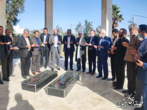 ادای احترام معاون سیاسی امنیتی استاندار گلستان به شهدای گمنام شهرستان گمیشان