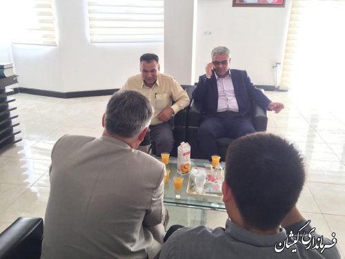 نشست فرماندار گمیشان با مدیریت شهری سیمین شهر 