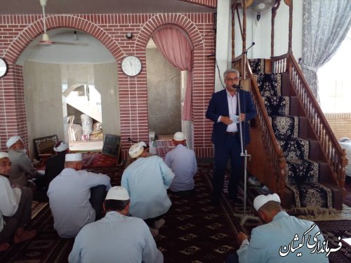 حضور فرماندار گمیشان در میان خیل عظیم نمازگزاران نماز جمعه گمیش تپه و ارائه گزارشی از عملکرد دولت سیزدهم در شهرستان گمیشان 