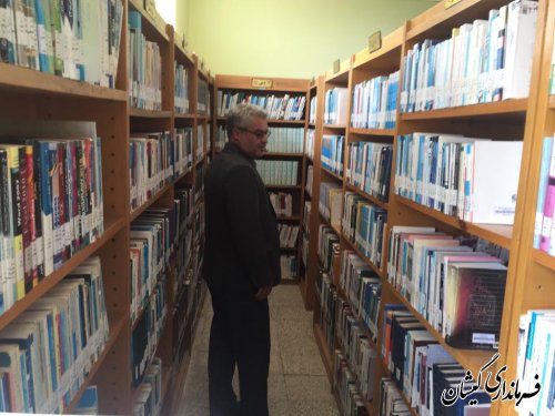 بازدید فرماندار گمیشان از کتابخانه عمومی سیمین شهر 
