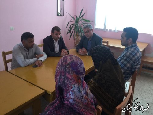 بازدید فرماندار گمیشان از کتابخانه عمومی سیمین شهر 
