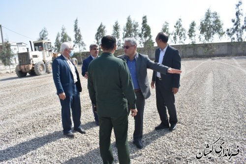 بازدید سرزده فرماندار گمیشان از محل استقرار گروه جهادی پزشکان در روستای بصیر آباد 