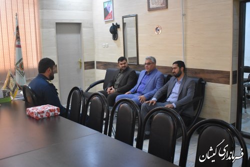 حضور فرماندار گميشان در فرماندهي انتظامي شهرستان 