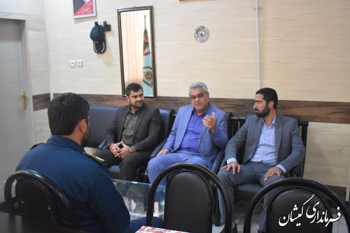 حضور فرماندار گميشان در فرماندهي انتظامي شهرستان 