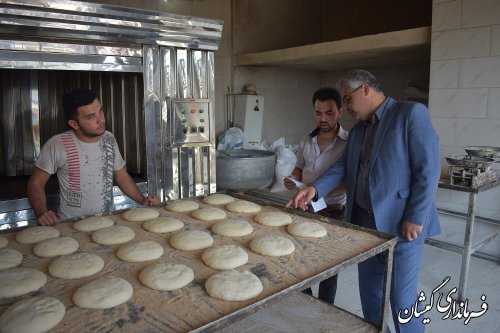 بازدید  فرماندار گمیشان از نانوایی واقع در سیمین شهر