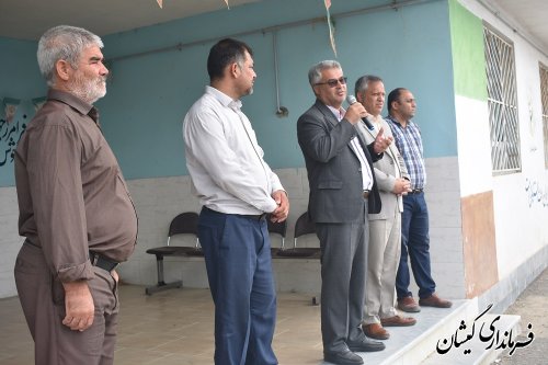 بازديد فرماندار شهرستان گميشان از دبيرستان هاي امام خميني و فرامرز جهانی