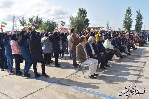نواخته شدن زنگ استکبار ستیزی در دبیرستان نمونه دولتی شهرستان گمیشان