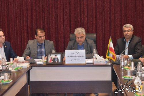 برگزاری کارگاه آموزشی آشنایی با فرصتها و تهدیدهای فضای مجازی