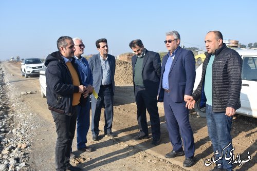 بازدید فرماندار گمیشان  از محل اجرای طرح مجتمع خدمات رفاهی  بین راهی