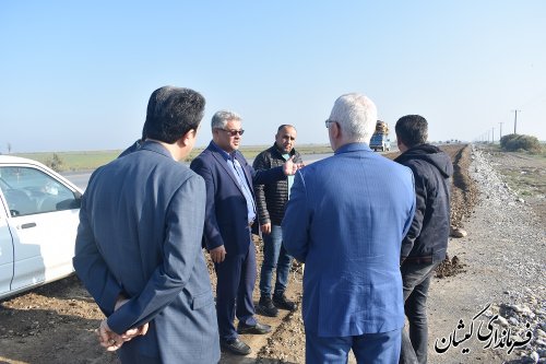 بازدید فرماندار گمیشان  از محل اجرای طرح مجتمع خدمات رفاهی  بین راهی