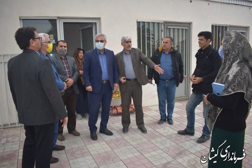 بازدید میدانی فرماندار گمیشان از غرفه های بازارچه دائمی