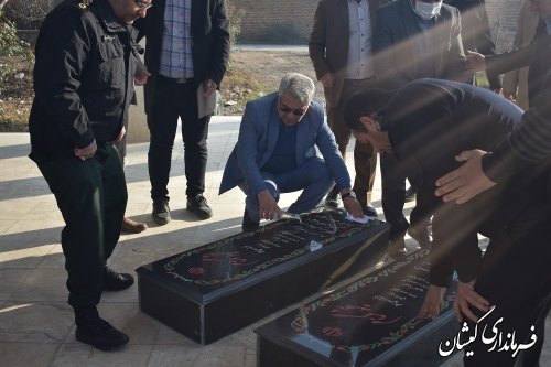 مراسم غبارروبی و عطرافشانی گلزار شهدا به مناسبت گرامیداشت روز زن و هفته مقام مادر