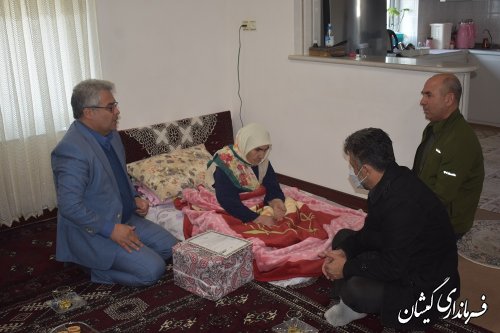 دیدار فرماندار گمیشان با مادر شهید آهنی به مناسبت روز زن