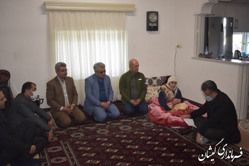 دیدار فرماندار گمیشان با مادر شهید آهنی به مناسبت روز زن