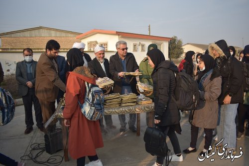 برگزاری مراسم بدرقه کاروان راهیان نور دانش آموزی شهرستان گمیشان
