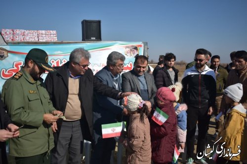 حضور فرماندار گمیشان در مراسم جشن دهه مبارک فجر روستا دهنه گمیشان