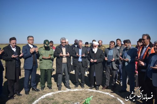 آغاز عملیات اجرایی پروژه ورزشی چمن مصنوعی بصیرآباد