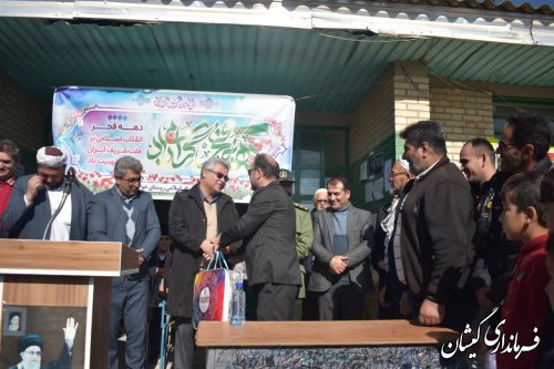 حضور و سخنرانی فرماندار گمیشان در مراسم جشن انقلاب روستای خواجه نفس